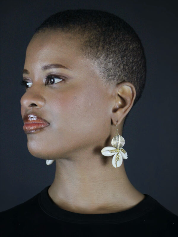 Boucles d'oreilles en Poids Akan et cauris