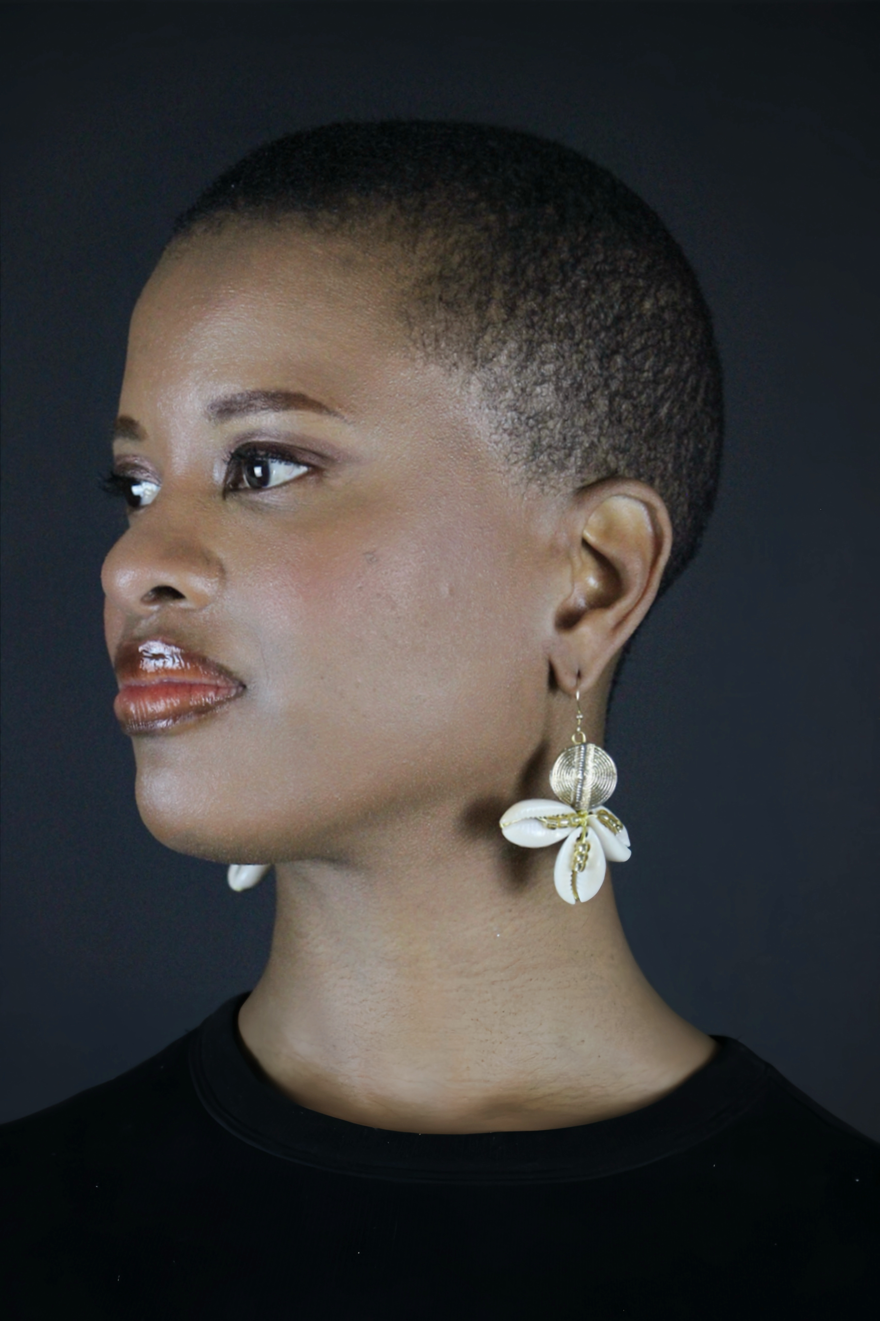 Boucles d'oreilles en Poids Akan et cauris