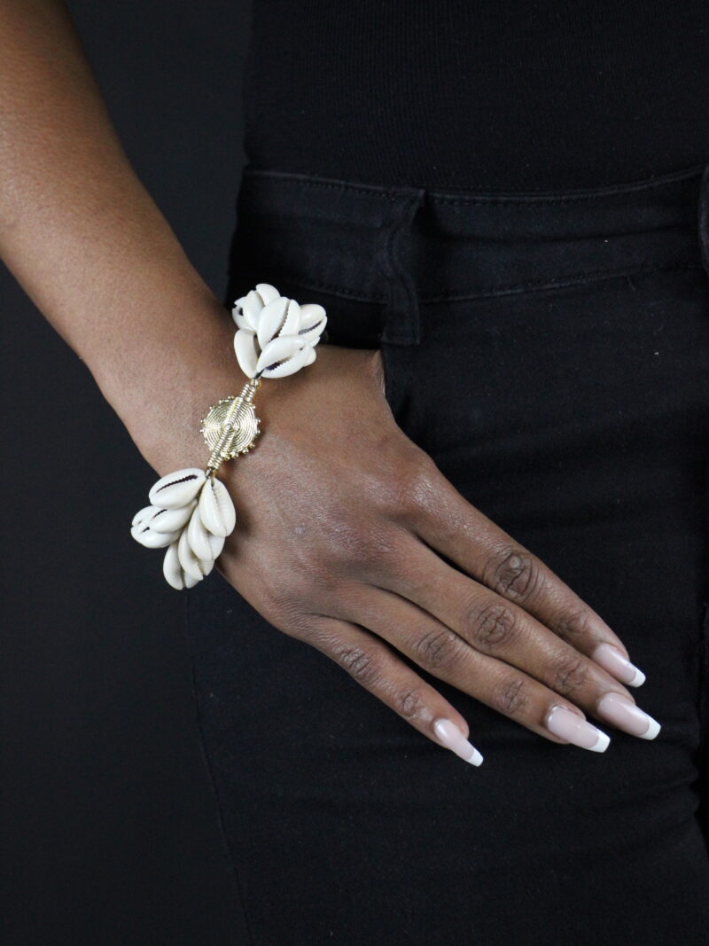 bracelet en Poids Akan avec cauris - Cascade de cauris