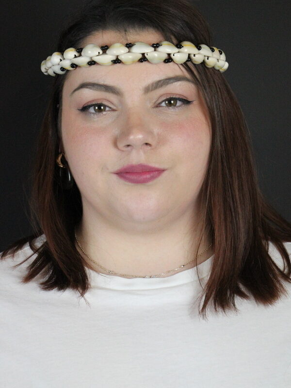 Collier en cauris mixte – bijou de tête- bijou 2-en-1