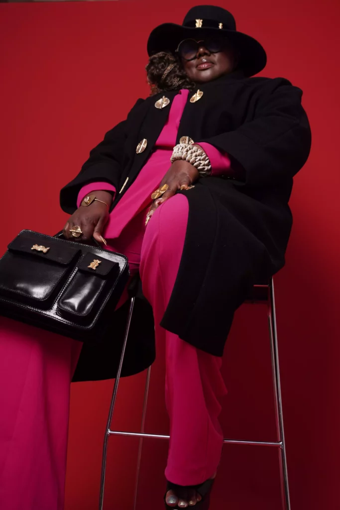Jocelyne ADOU - fondatrice de la marque de vêtements et accessoires Jojo Céation. Image d'illustration de la page