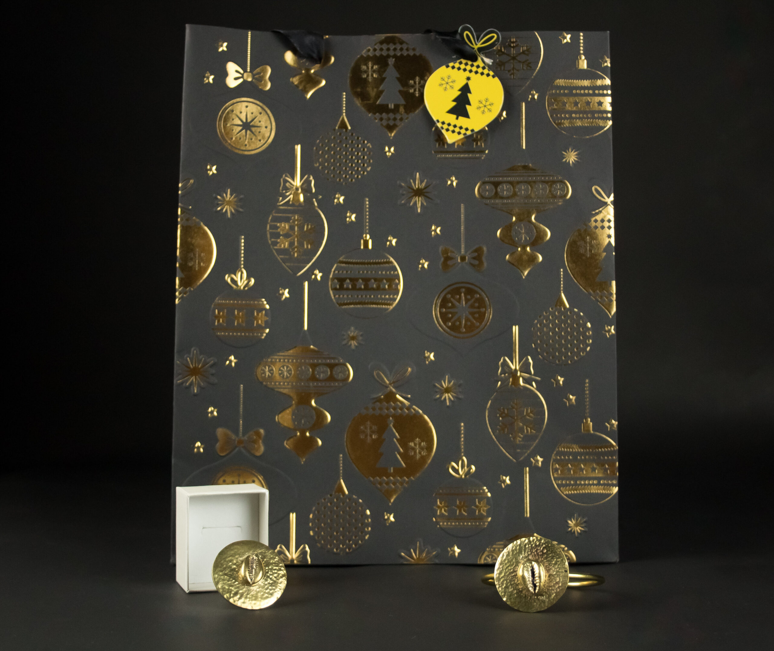 Coffret Médaillon doré avec Cauri