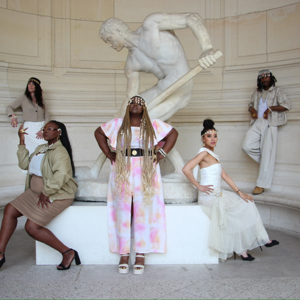 Jojo Création et la team au Palais de Tokyo Jojo Création et la team au Palais de Tokyo